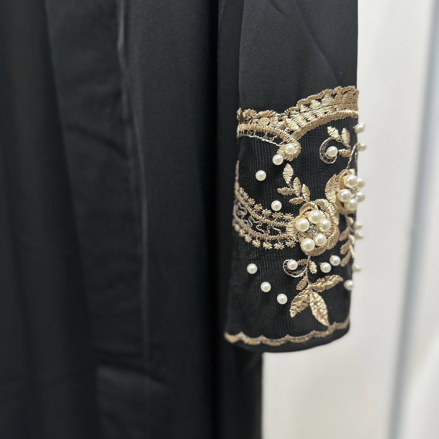 Dina Abaya